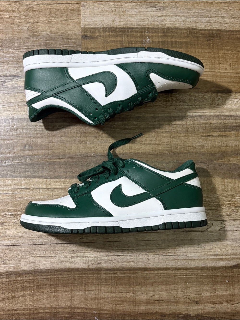 Nike Kids Low-Top Sneakers - Green & White Size 4.5Y